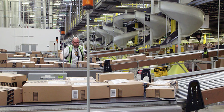 ITUC and individual unions have been campaigning for better pay and working conditions for Amazon staff – including adequate breaks and an end to excessive workplace surveillance.