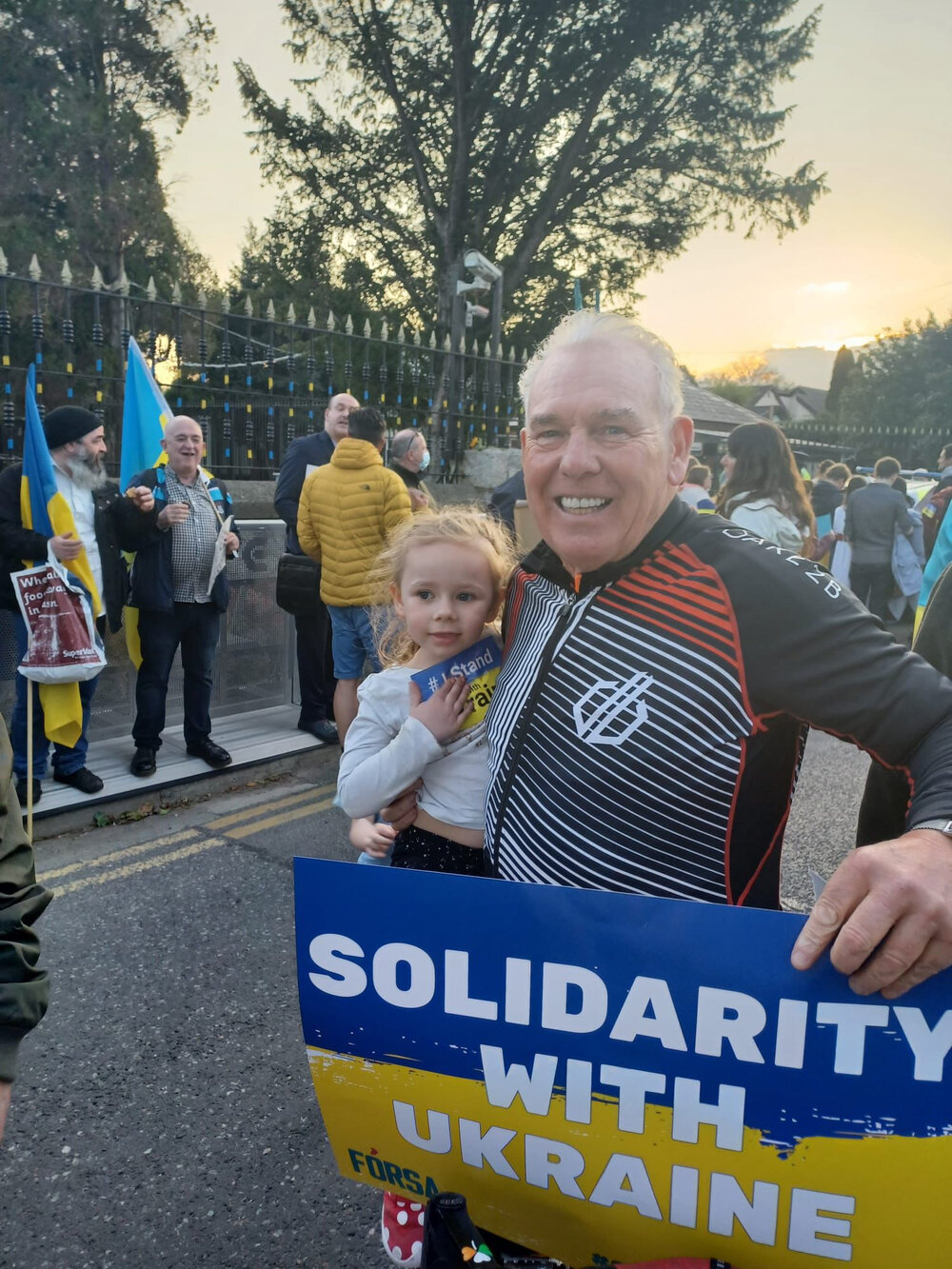 Young Béibhinn Lambert did an excellent job supervising Dessie Robinson's participation at the #StandWithUkraine rally last week.