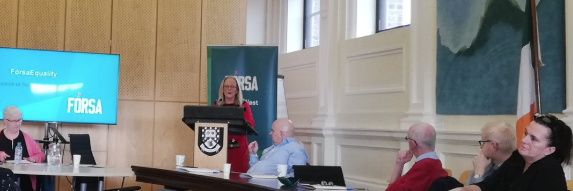 Deputy Mayor of Sligo Council, Cllr O'Grady opening the Fórsa Traveller Network.