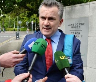 Niall Shanahan, Communications.