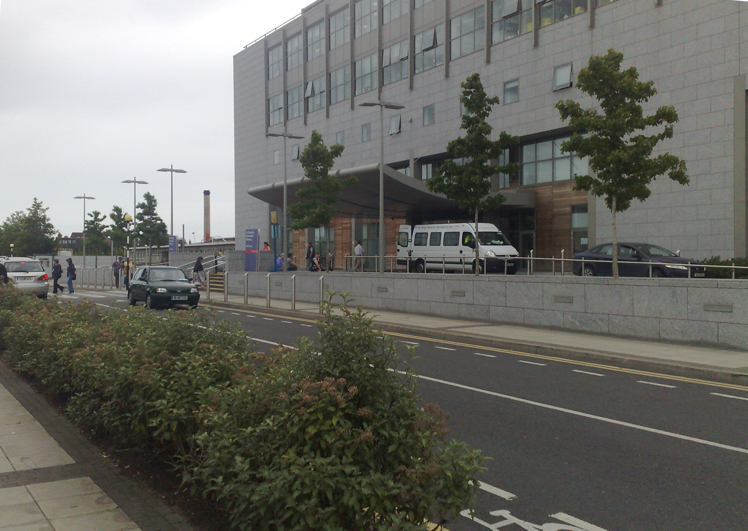 Source: Autarch [CC BY-SA 4.0], via wikipedia - photo of main entrance to St. Vincents Hospital