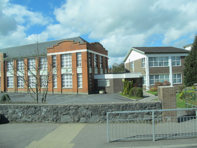 Photo by Eric Jones [CC BY 2.0], via geography.ie